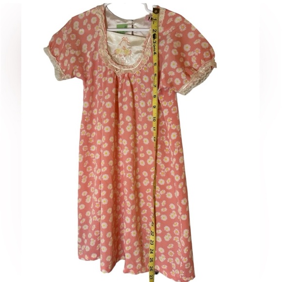 Vintage pinkish floral gown size 2-3 - Picture 5 of 8